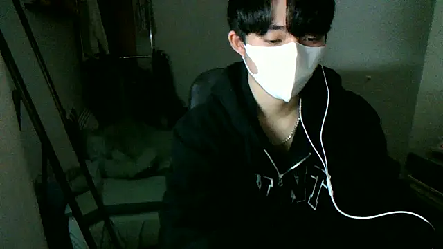 Snapshot of max5388 chatting on 12.21.25 max5388 online show from 12.21.25