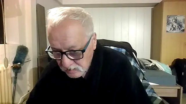 Snapshot of Sammy1660 chatting on 10.11.25 Sammy1660 online show from 10.11.25