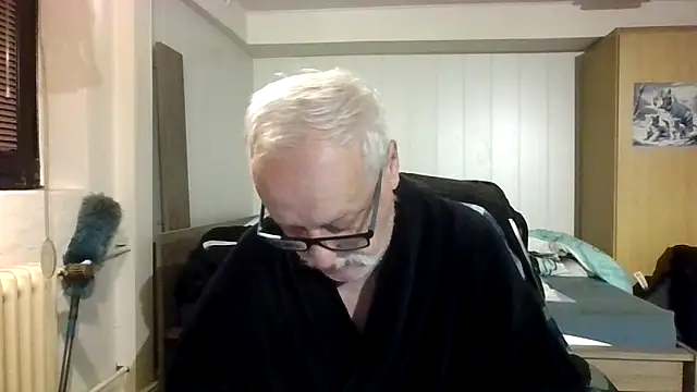 Snapshot of Sammy1660 chatting on 10.15.25 Sammy1660 online show from 10.15.25