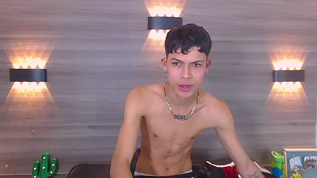 Snapshot of Levis_Montes chatting on 01.09.25 Levis Montes online show from 01.09.25