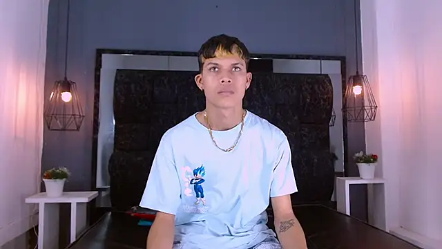 Snapshot of Levis_Montes chatting on 01.13.25 Levis Montes online show from 01.13.25