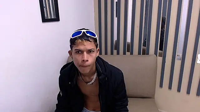 Snapshot of Levis_Montes chatting on 01.31.25 Levis Montes online show from 01.31.25