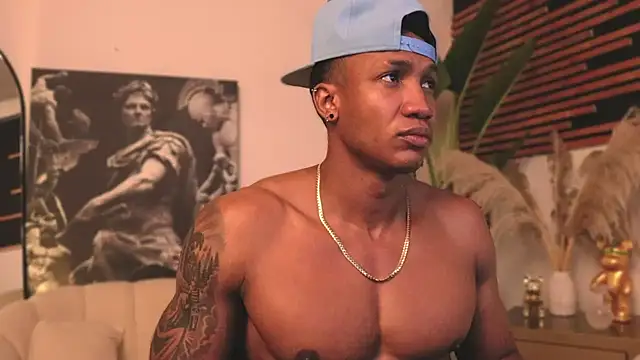 Snapshot of Logan_Varela chatting on 02.13.25 Logan Varela online show from 02.13.25