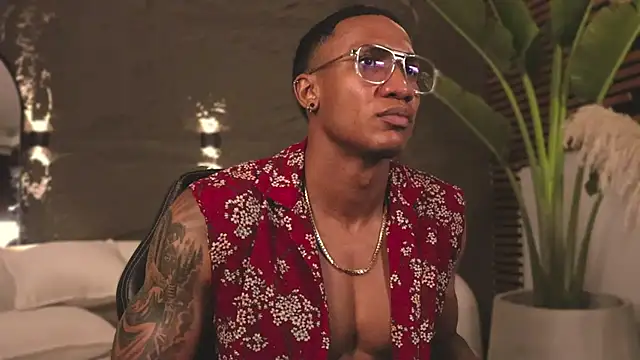 Snapshot of Logan_Varela chatting on 02.22.25 Logan Varela online show from 02.22.25