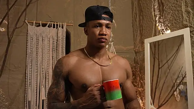 Snapshot of Logan_Varela chatting on 09.19.25 Logan Varela online show from 09.19.25