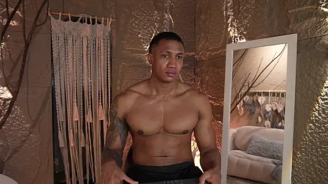 Snapshot of Logan_Varela chatting on 09.20.25 Logan Varela online show from 09.20.25