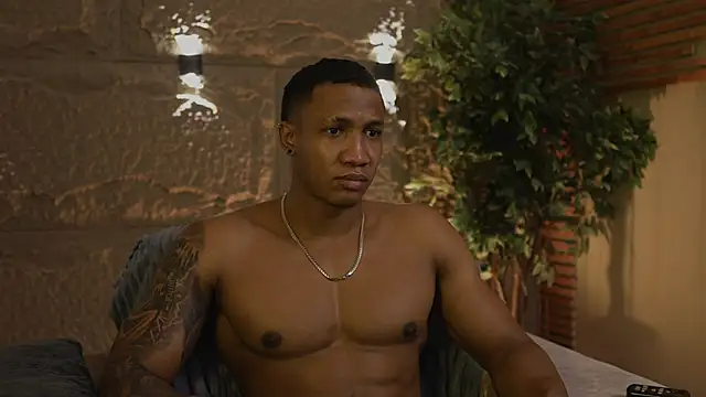 Snapshot of Logan_Varela chatting on 10.07.25 Logan Varela online show from 10.07.25