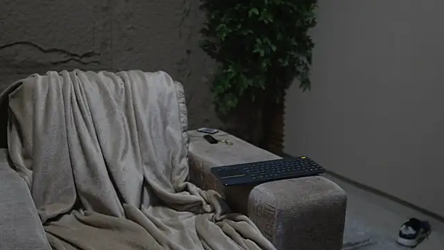 Snapshot of Logan_Varela chatting on 10.12.25 Logan Varela online show from 10.12.25