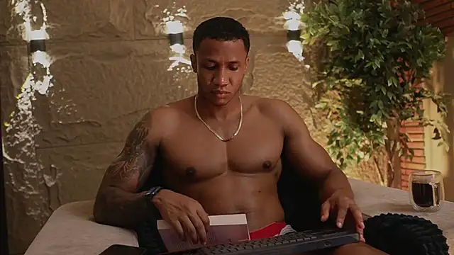 Snapshot of Logan_Varela chatting on 11.27.25 Logan Varela online show from 11.27.25