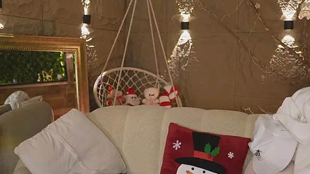 Snapshot of Logan_Varela chatting on 11.30.25 Logan Varela online show from 11.30.25