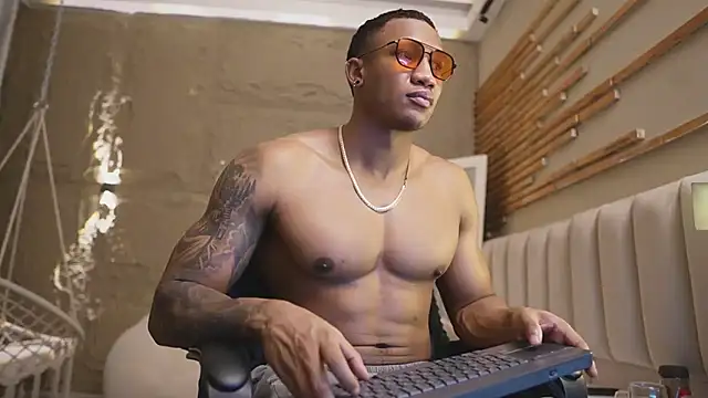 Logan Varela online show from 04.15.26