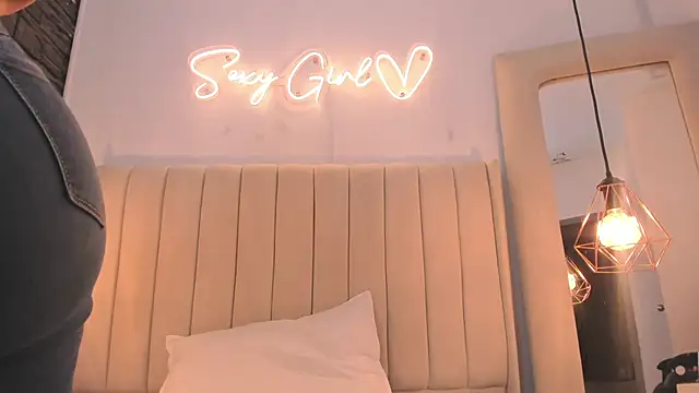 Snapshot of hari_lissaw chatting on 03.26.26 hari lissaw online show from 03.26.26