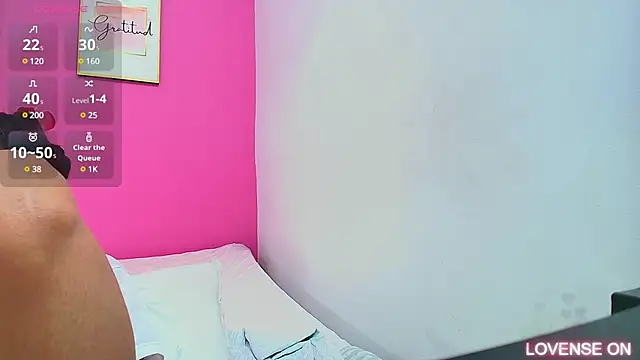 yourcuteneighbourr online show from 03.11.25