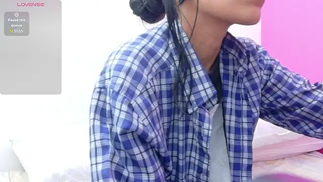 yourcuteneighbourr online show from 02.25.26