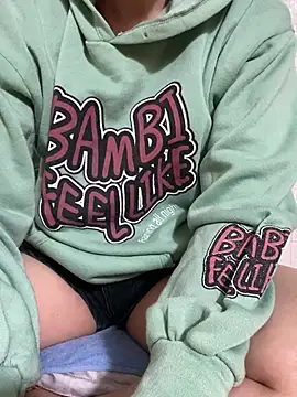 Snapshot of Hatasimi chatting on 02.24.25 Hatasimi online show from 02.24.25