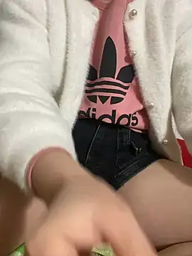 Snapshot of Hatasimi chatting on 02.26.25 Hatasimi online show from 02.26.25