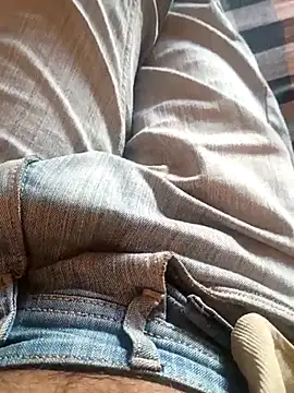 Snapshot of rjxraj chatting on 03.18.25 rjxraj online show from 03.18.25