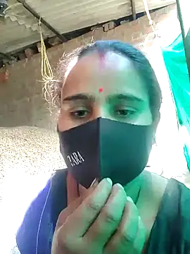 Snapshot of Hey_Ziya chatting on 12.01.24 Hey Ziya online show from 12.01.24