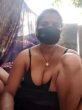 Snapshot of Hey_Ziya chatting on 01.12.25 Hey Ziya online show from 01.12.25