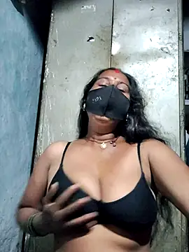 Snapshot of Hey_Ziya chatting on 10.05.25 Hey Ziya online show from 10.05.25