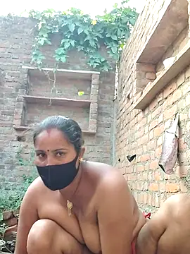 Snapshot of Hey_Ziya chatting on 10.17.25 Hey Ziya online show from 10.17.25