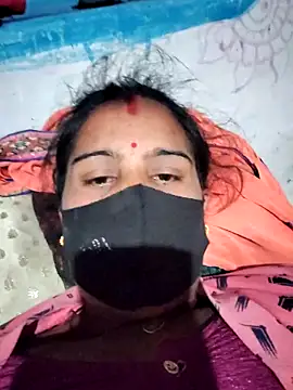 Snapshot of Hey_Ziya chatting on 11.27.25 Hey Ziya online show from 11.27.25