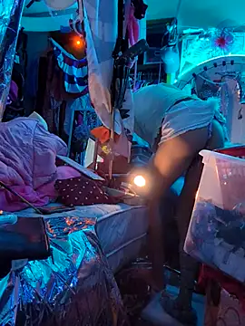 gurlnips online show from 03.06.25