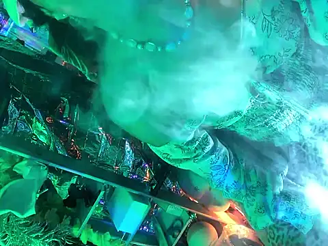 gurlnips online show from 09.17.25