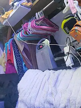 gurlnips online show from 01.10.26