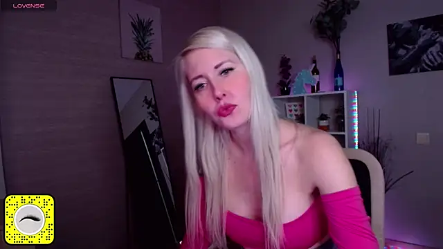 Snapshot of Mermaid_N chatting on 01.17.25 Mermaid N online show from 01.17.25