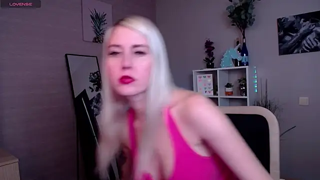 Snapshot of Mermaid_N chatting on 03.03.25 Mermaid N online show from 03.03.25