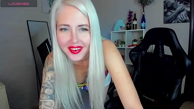 Snapshot of Mermaid_N chatting on 09.24.25 Mermaid N online show from 09.24.25