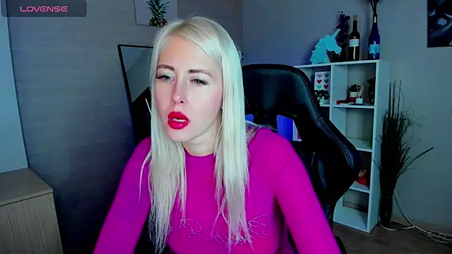 Snapshot of Mermaid_N chatting on 10.02.25 Mermaid N online show from 10.02.25