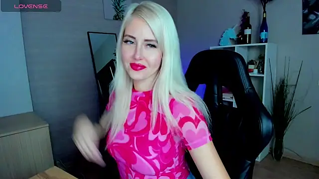 Snapshot of Mermaid_N chatting on 10.17.25 Mermaid N online show from 10.17.25