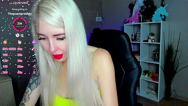 Snapshot of Mermaid_N chatting on 12.23.25 Mermaid N online show from 12.23.25