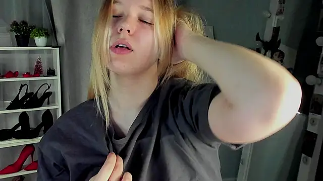 Rebecca Kelly online show from 12.20.25