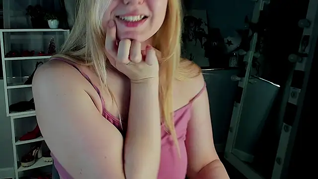 Rebecca Kelly online show from 12.22.25