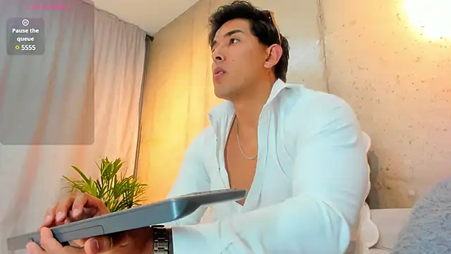 Snapshot of Alan_greek_1 chatting on 01.10.25 Alan greek 1 online show from 01.10.25