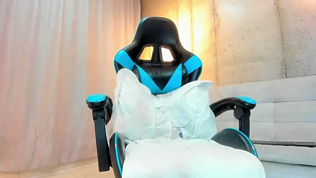 Snapshot of Alan_greek_1 chatting on 03.10.25 Alan greek 1 online show from 03.10.25