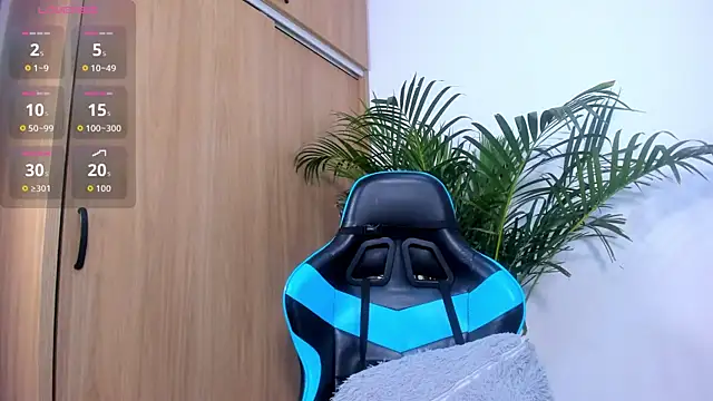 Snapshot of Alan_greek_1 chatting on 10.13.25 Alan greek 1 online show from 10.13.25