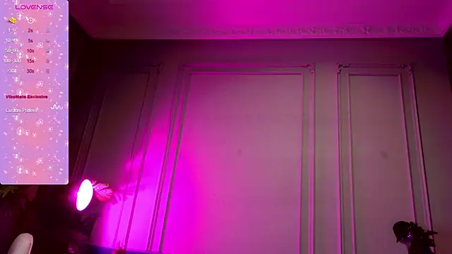 Snapshot of Liv_Fay chatting on 01.05.25 Liv Fay online show from 01.05.25