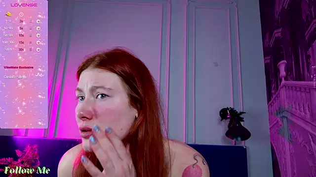 Snapshot of Liv_Fay chatting on 01.11.25 Liv Fay online show from 01.11.25