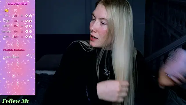 Snapshot of Liv_Fay chatting on 01.23.25 Liv Fay online show from 01.23.25