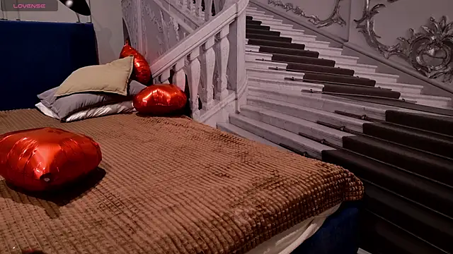 Snapshot of Liv_Fay chatting on 02.19.25 Liv Fay online show from 02.19.25