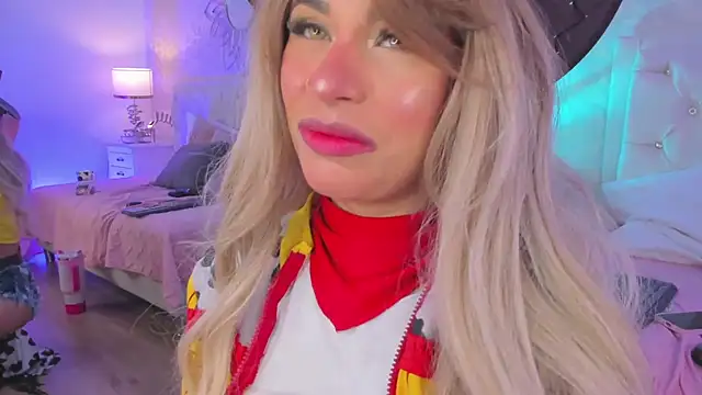 Snapshot of Iara_Smith1 chatting on 11.04.25 Iara Smith1 online show from 11.04.25