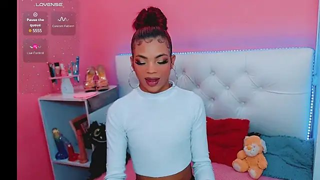 Snapshot of alexa-xxx- chatting on 02.10.25 alexa-xxx- online show from 02.10.25