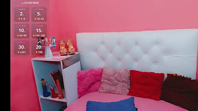 Snapshot of alexa-xxx- chatting on 02.11.25 alexa-xxx- online show from 02.11.25