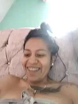 Snapshot of Tiphanydirty3 chatting on 03.01.25 Tiphanydirty3 online show from 03.01.25