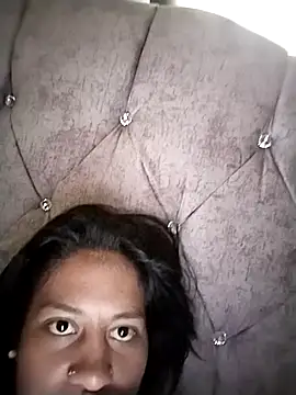 Snapshot of Tiphanydirty3 chatting on 10.11.25 Tiphanydirty3 online show from 10.11.25