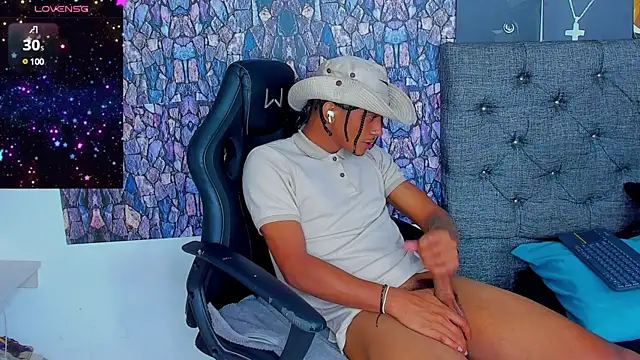 dominic smith  online show from 01.25.25